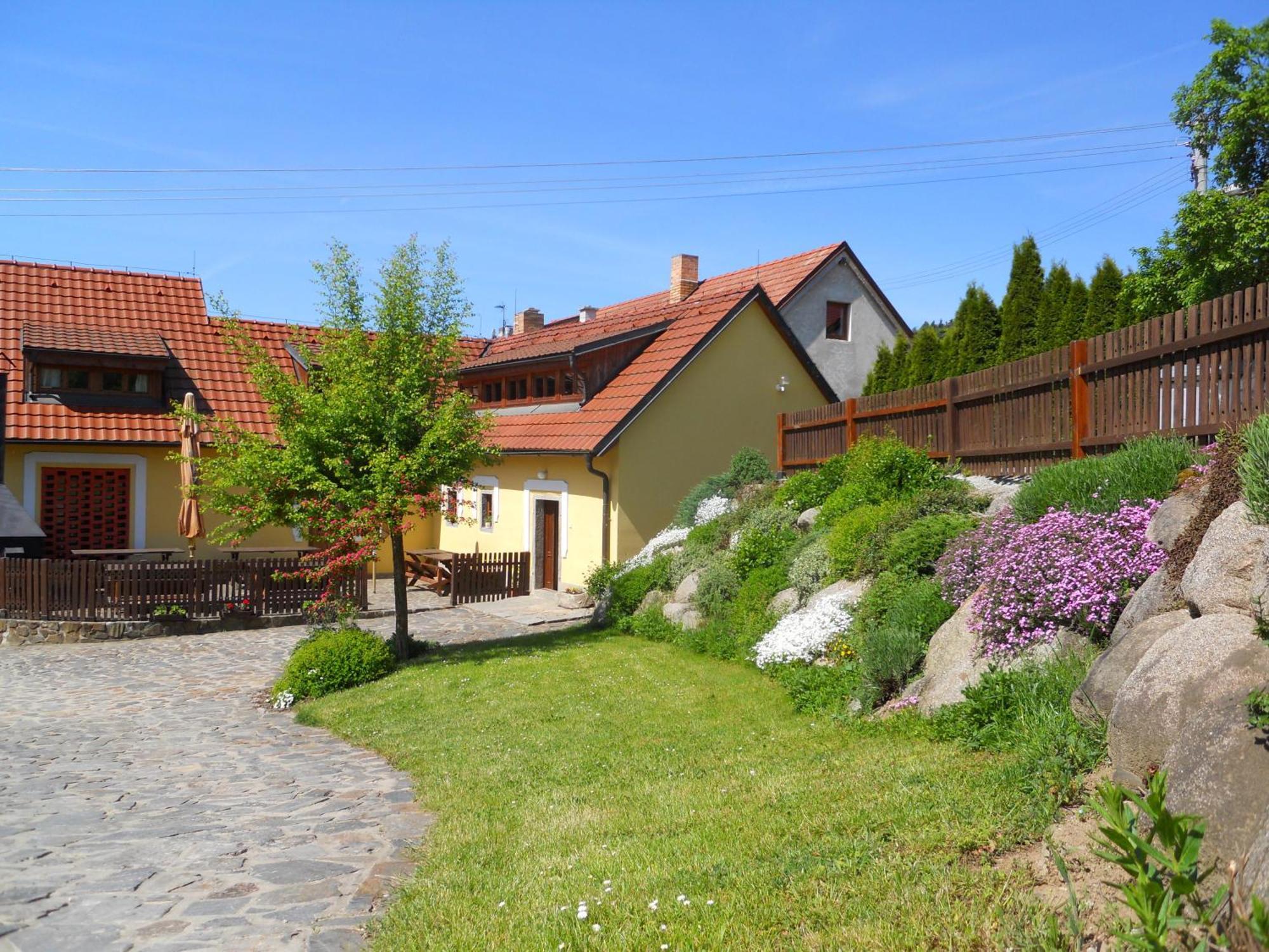 Mlyn Kamenice Klucenice Экстерьер фото